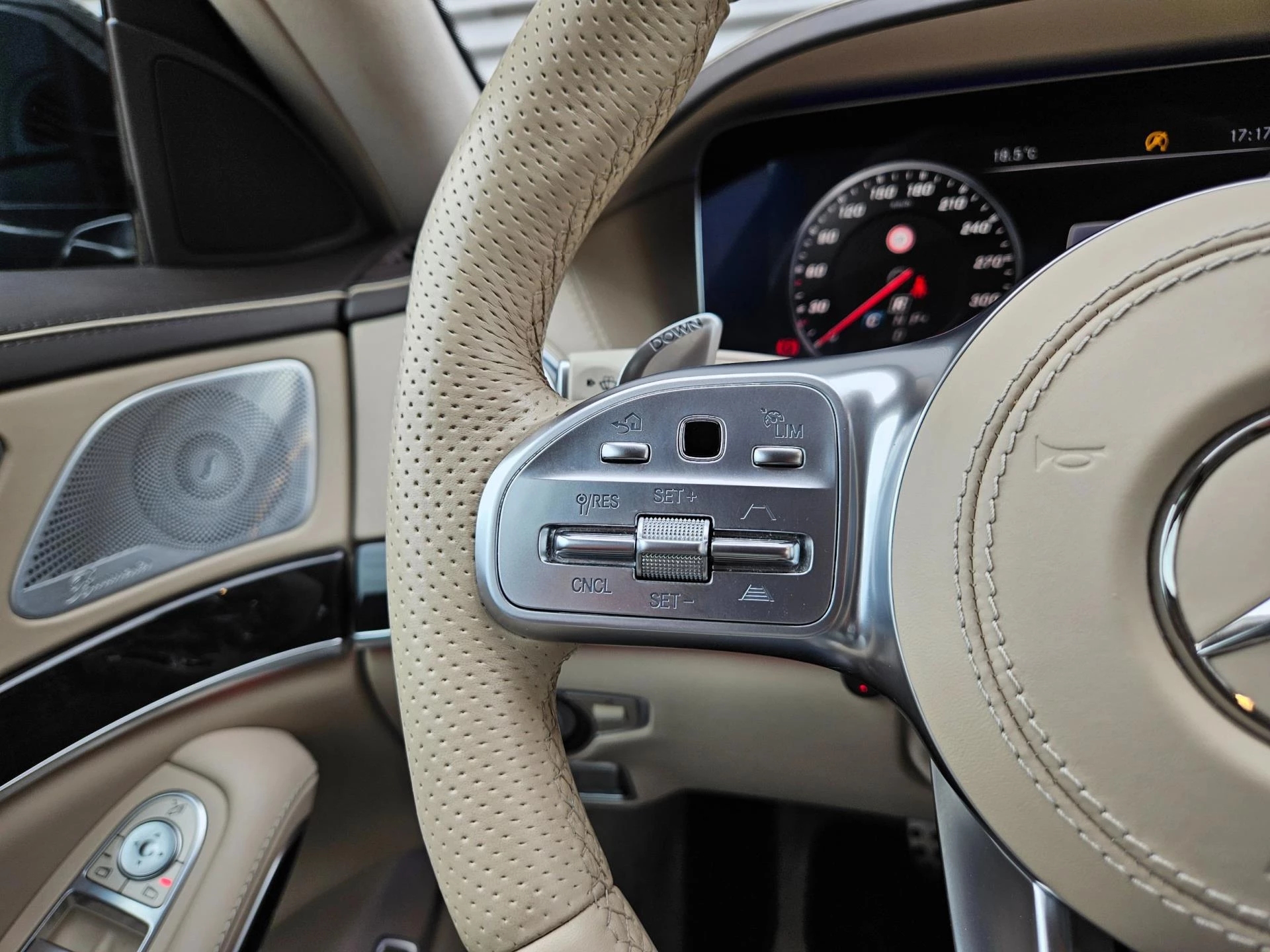 Hoofdafbeelding Mercedes-Benz S-Klasse