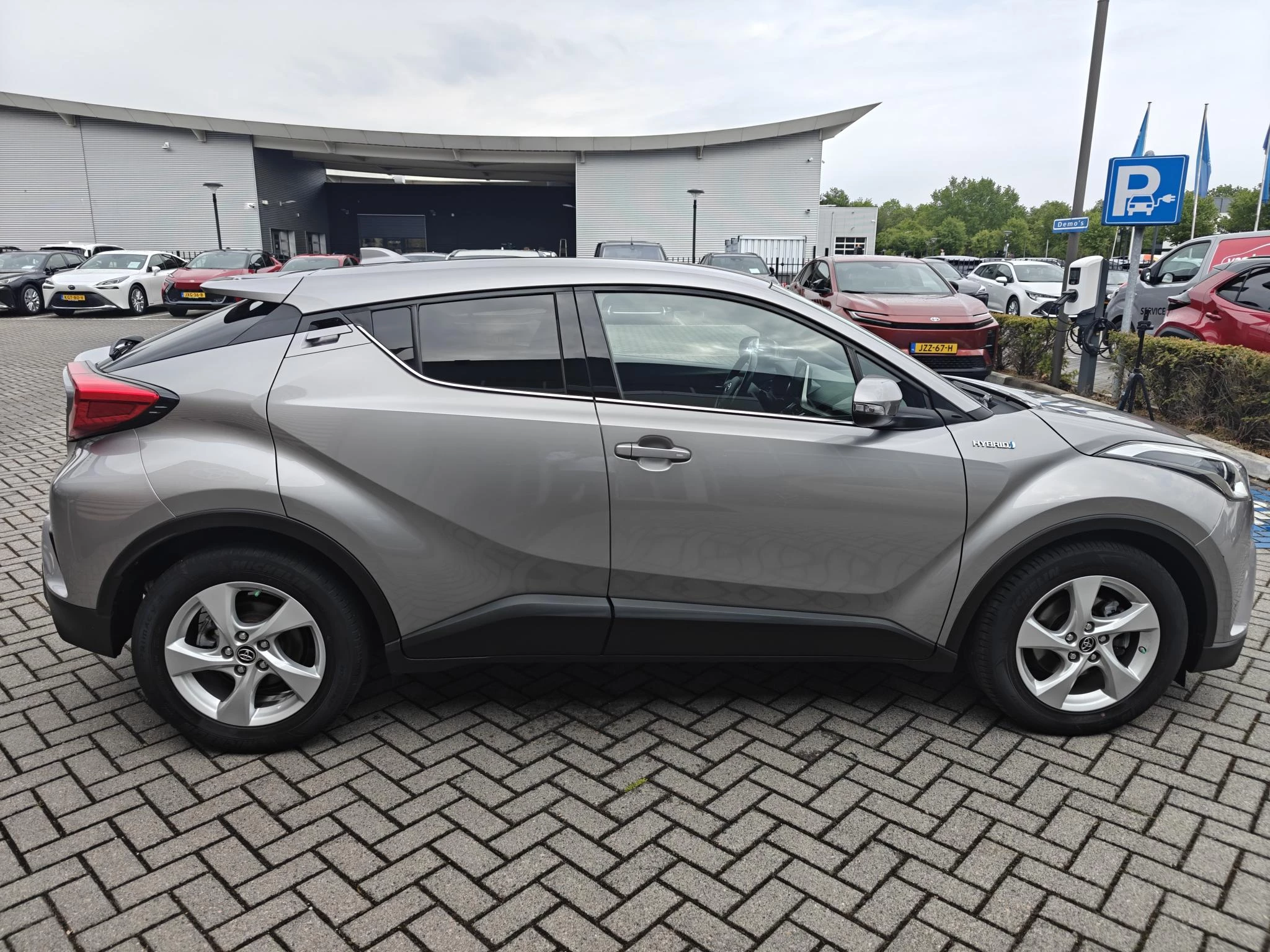 Hoofdafbeelding Toyota C-HR