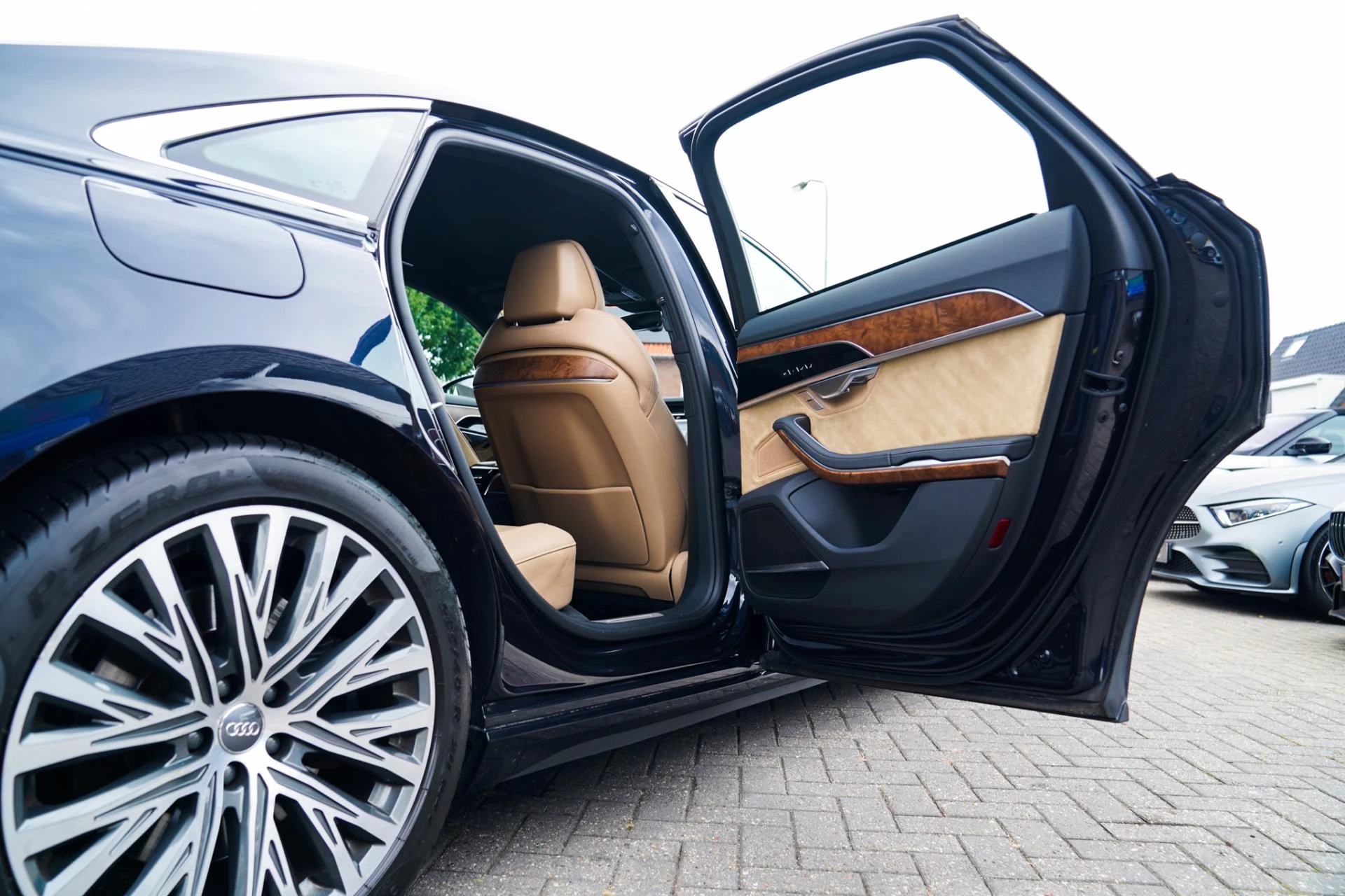 Hoofdafbeelding Audi A8