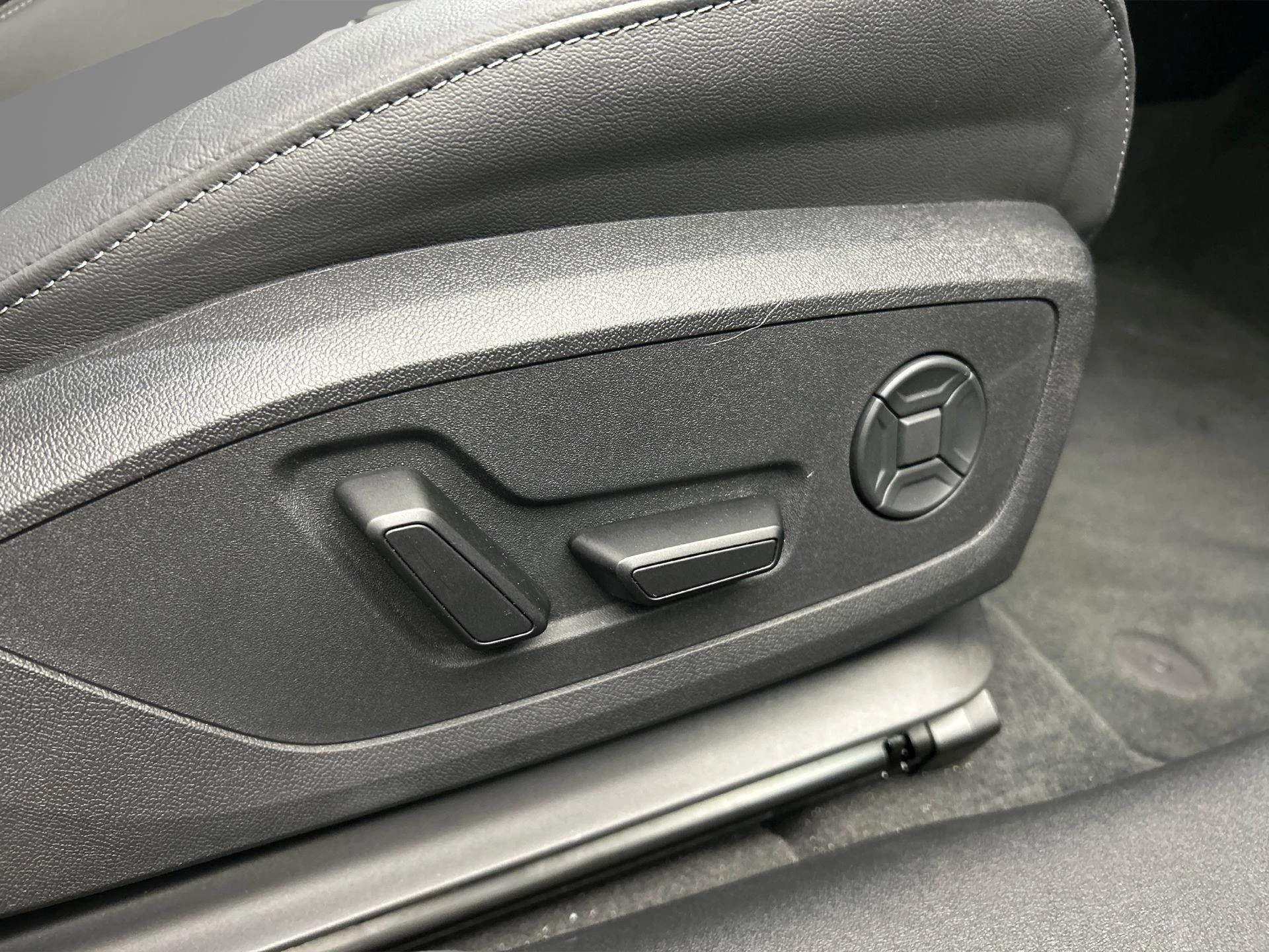 Hoofdafbeelding Audi A6 Avant e-tron