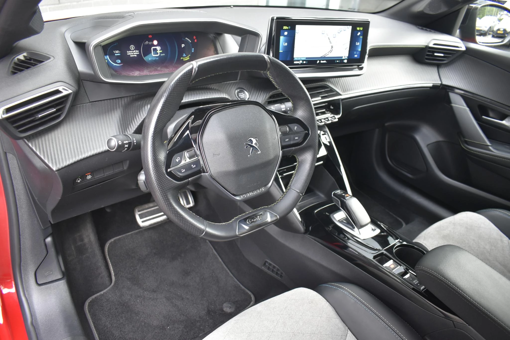 Hoofdafbeelding Peugeot e-208