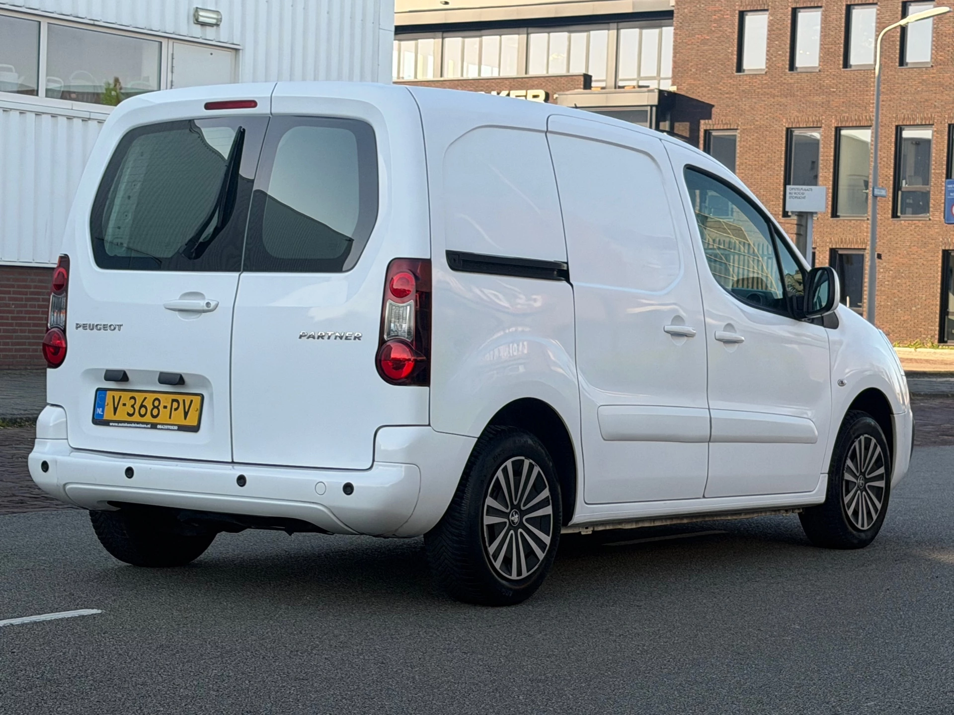 Hoofdafbeelding Peugeot Partner