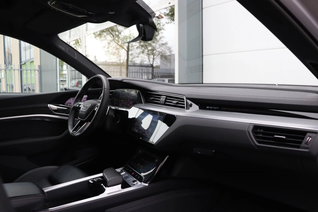 Hoofdafbeelding Audi e-tron
