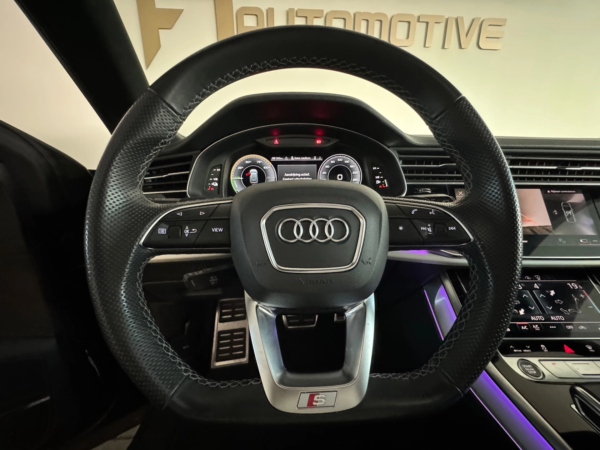 Hoofdafbeelding Audi Q8