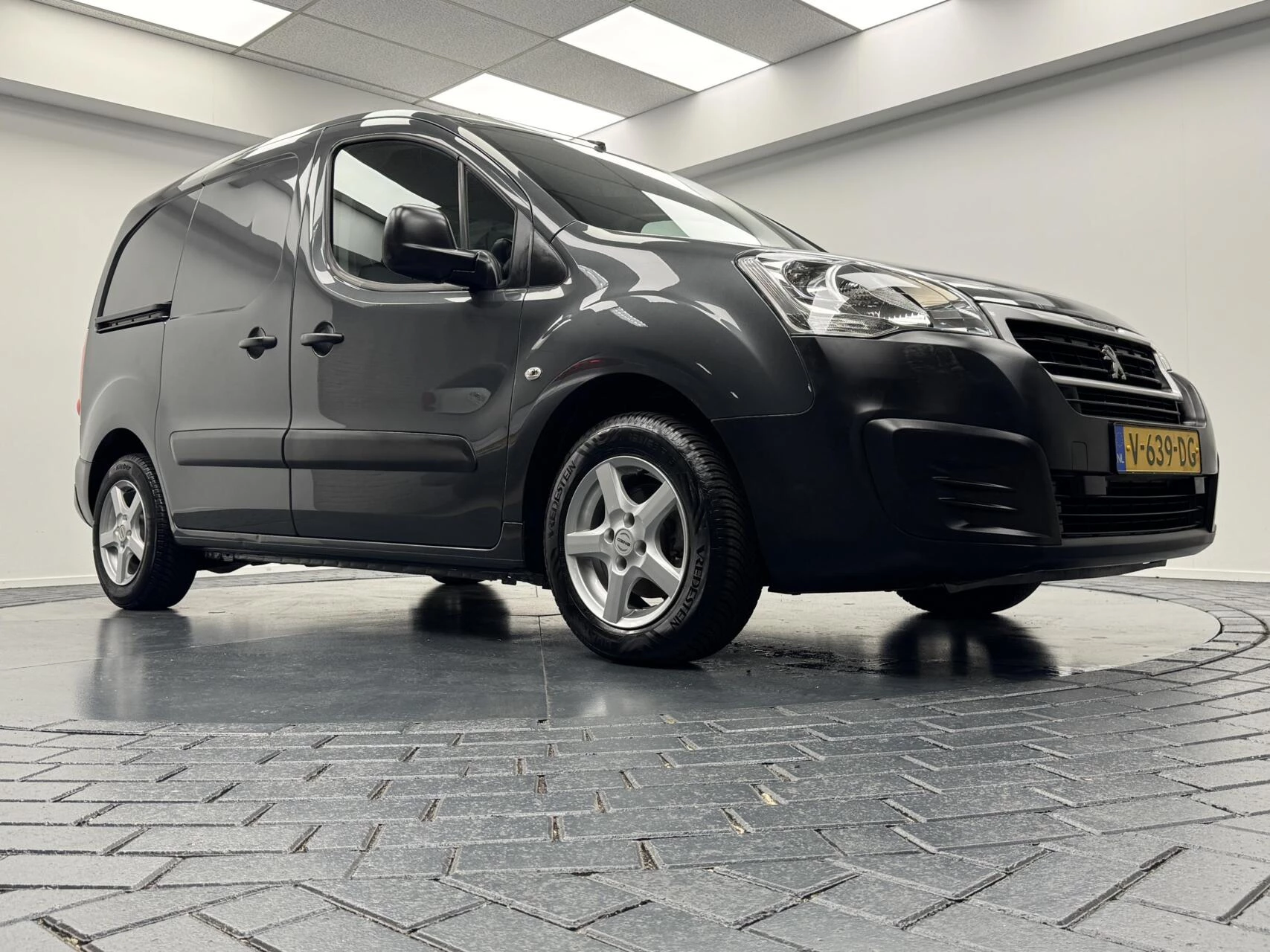 Hoofdafbeelding Peugeot Partner