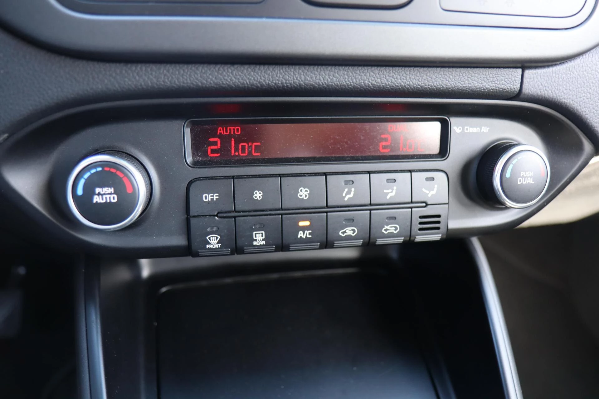 Hoofdafbeelding Kia Carens