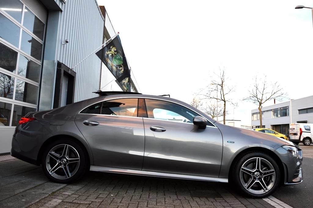 Hoofdafbeelding Mercedes-Benz CLA