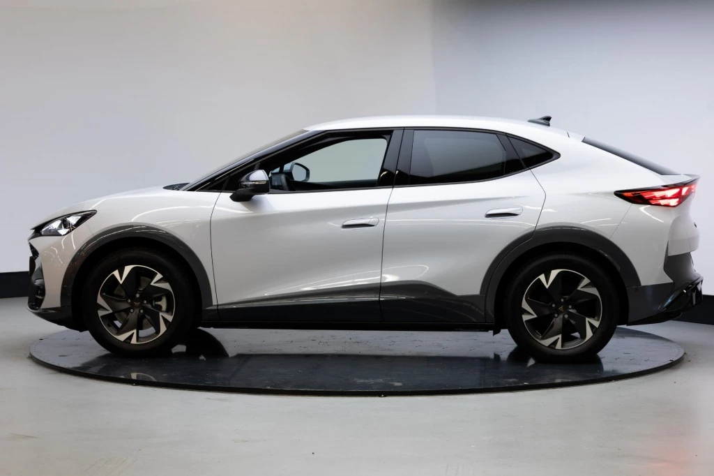 Hoofdafbeelding CUPRA Tavascan