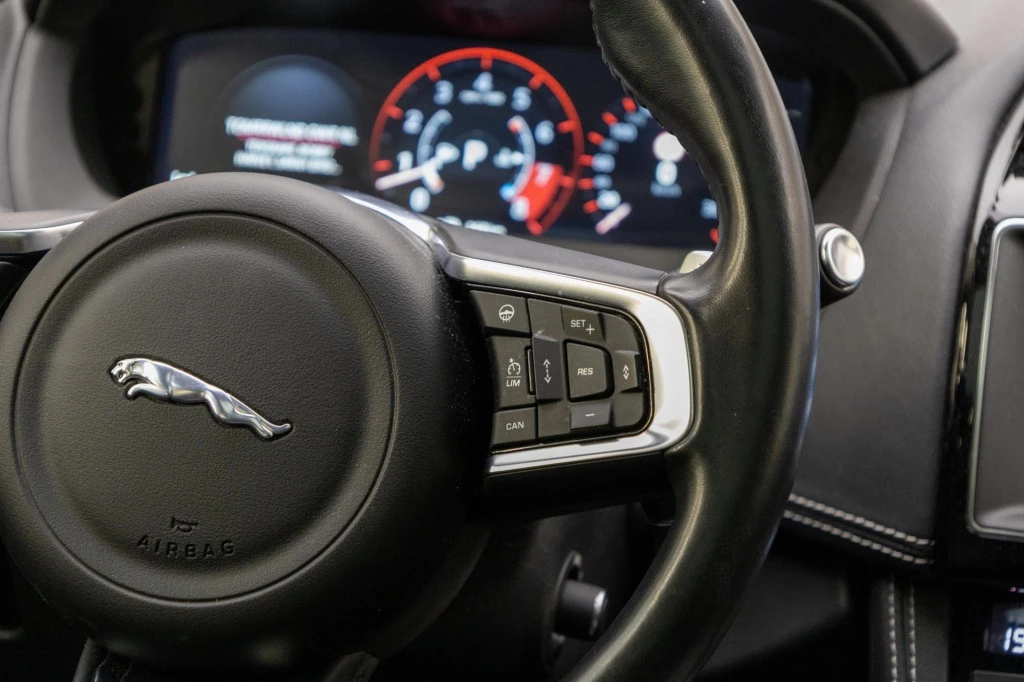 Hoofdafbeelding Jaguar F-PACE