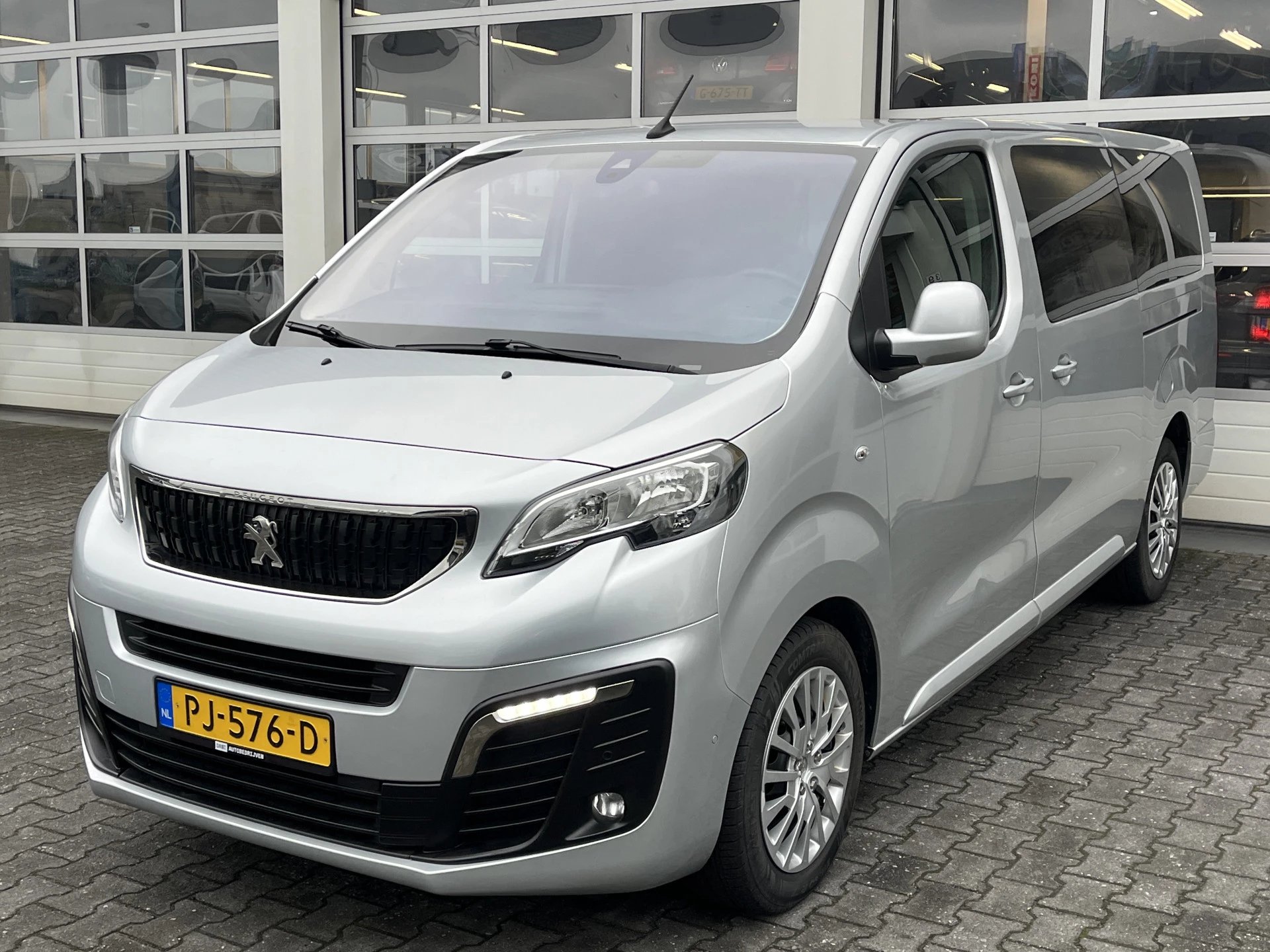 Hoofdafbeelding Peugeot Traveller