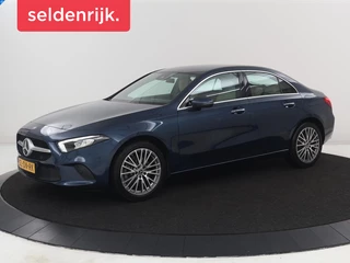 Mercedes-Benz A-Klasse 250e Urban | SOH 93.2% | Leder | Adaptive cruise |  Keyless | Stoelverwarming | Sfeerverlichting | Widescreen | Camera | Park Assist | Navigatie | 18" velgen | PHEV | Plug in