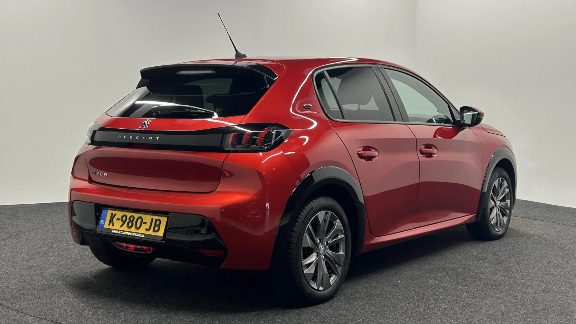 Hoofdafbeelding Peugeot e-208