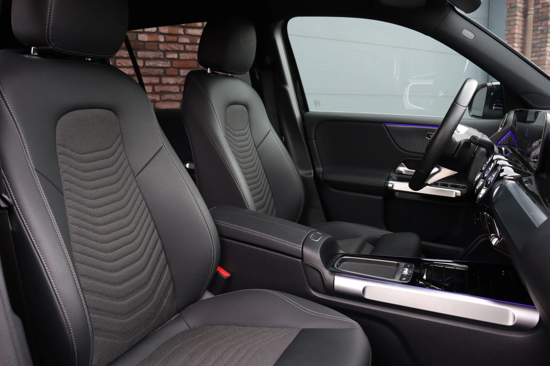 Hoofdafbeelding Mercedes-Benz EQB