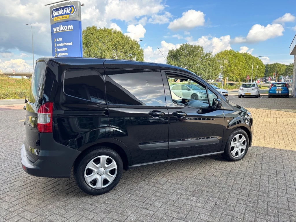 Hoofdafbeelding Ford Transit Courier