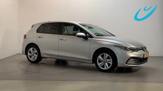 Volkswagen Golf 1.0 TSI 110pk Life Parkeersensoren Navigatie App-Connect DAB+