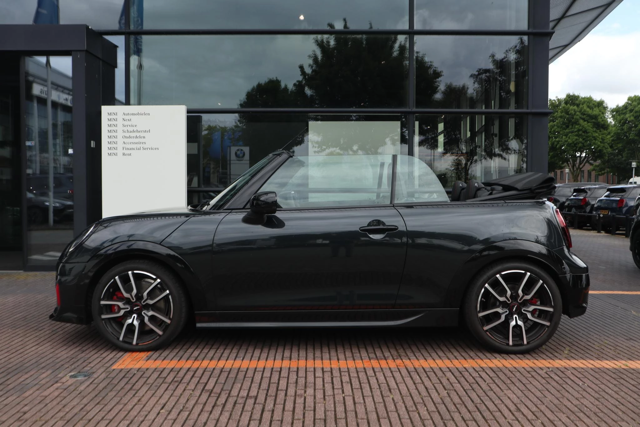 Hoofdafbeelding MINI Cabrio