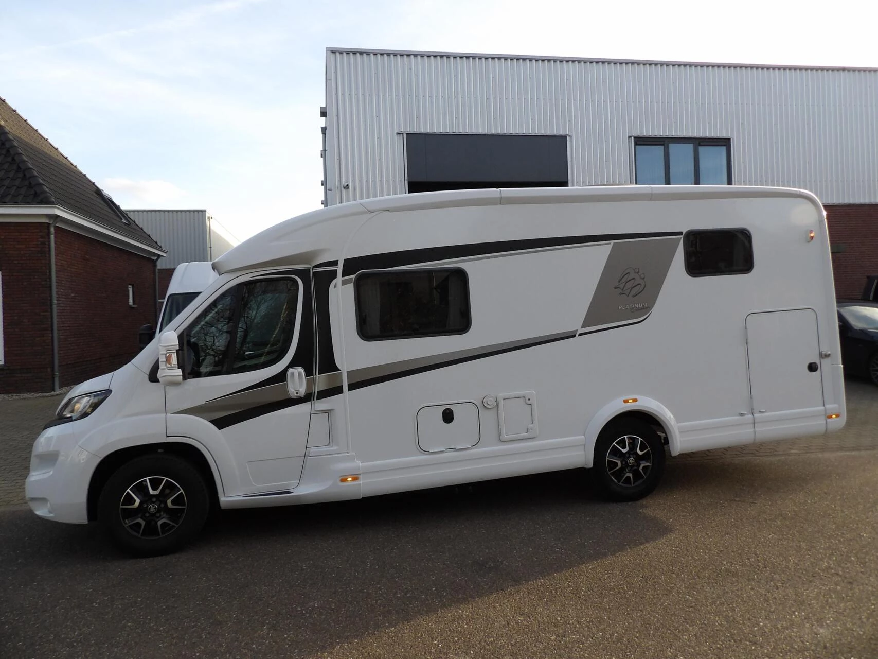 Hoofdafbeelding Knaus VAN Ti 650 MEG