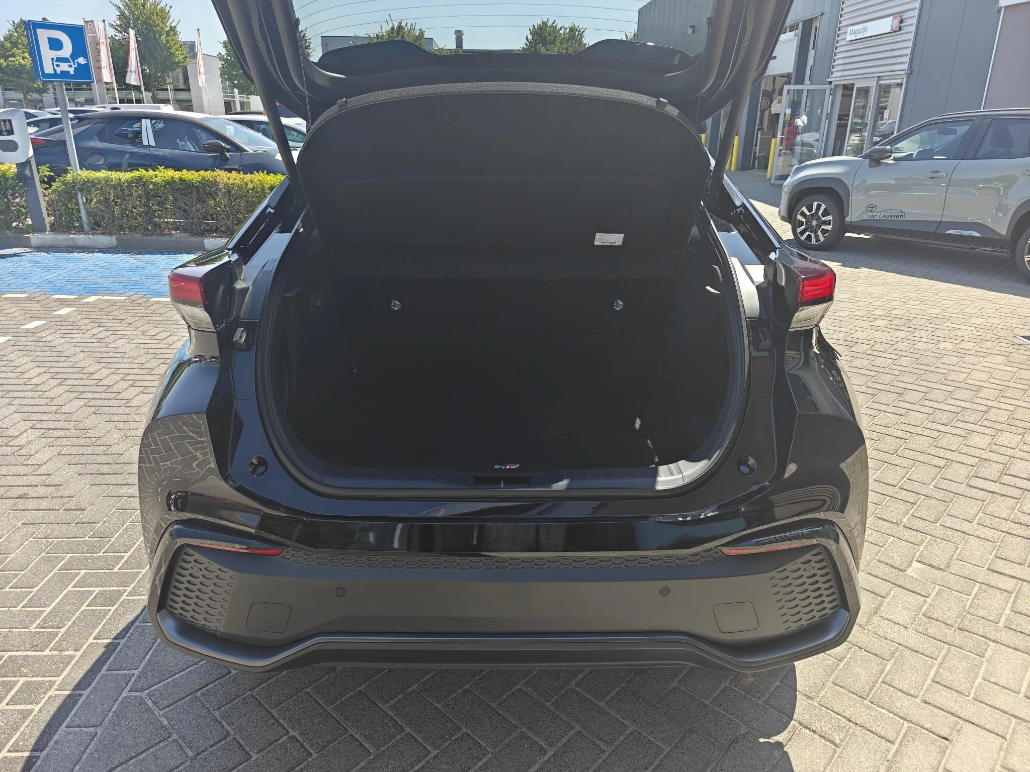 Hoofdafbeelding Toyota C-HR