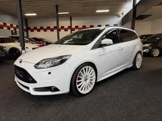 Ford Focus Wagon 2.0 EcoBoost ST-3