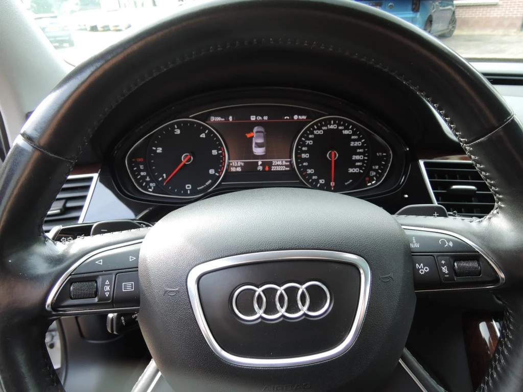 Hoofdafbeelding Audi A8