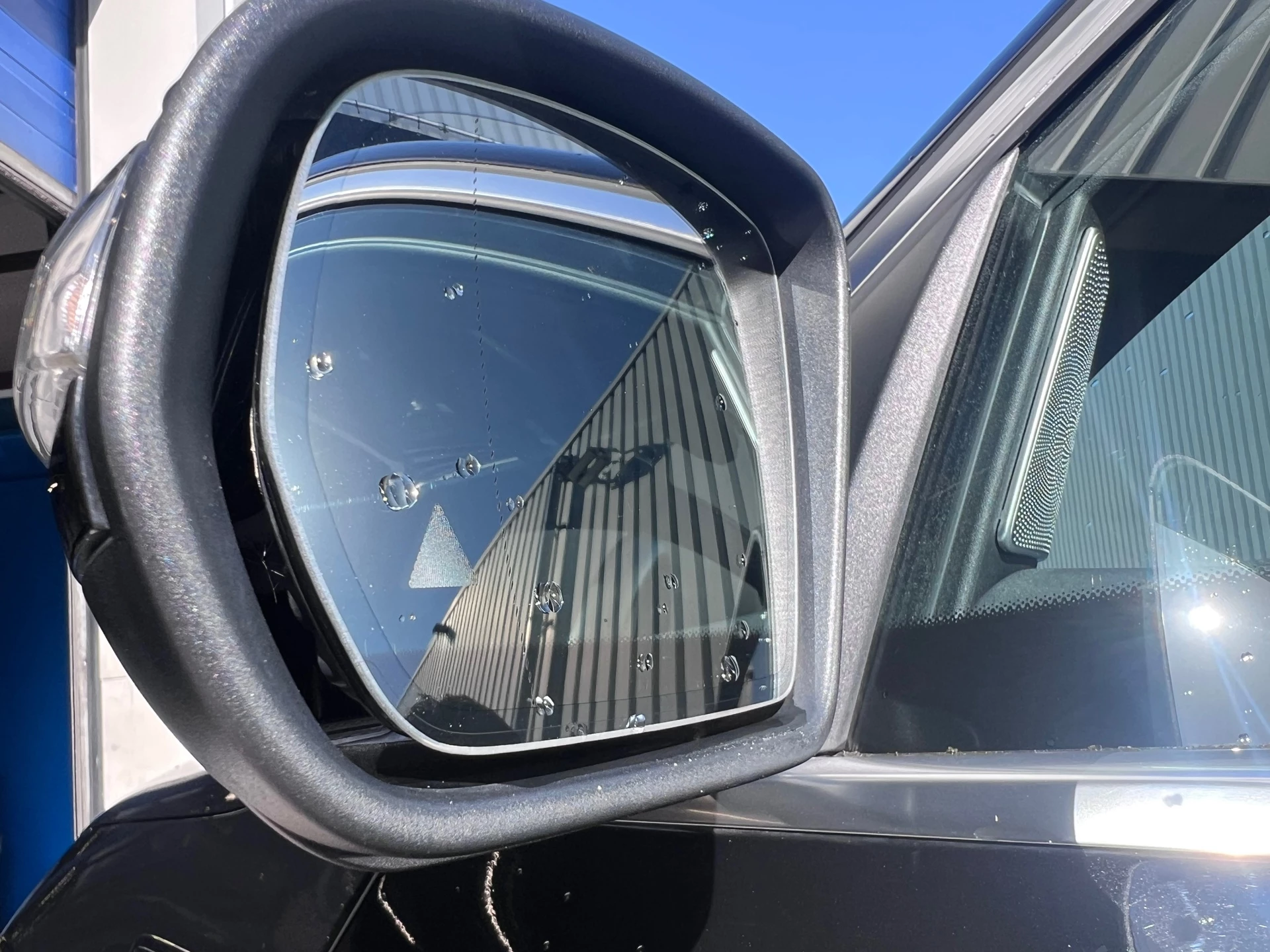 Hoofdafbeelding Mercedes-Benz EQC
