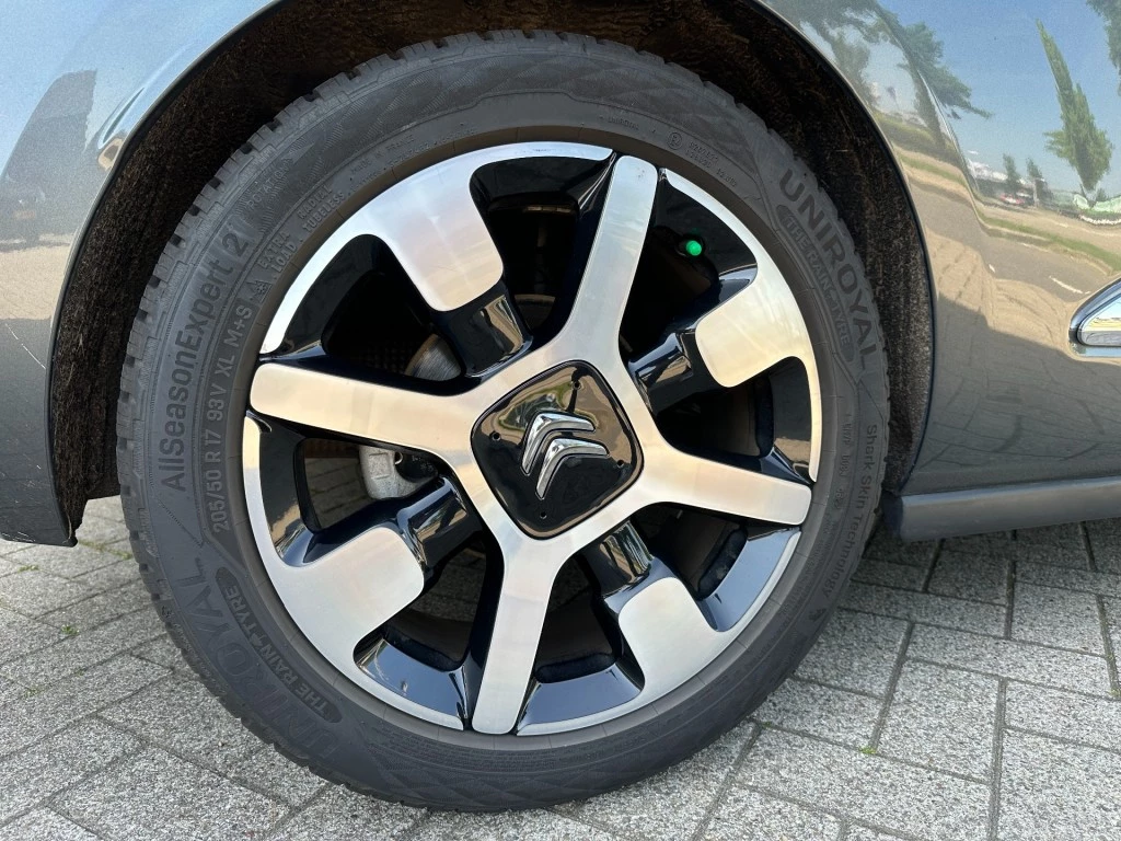 Hoofdafbeelding DS DS 3