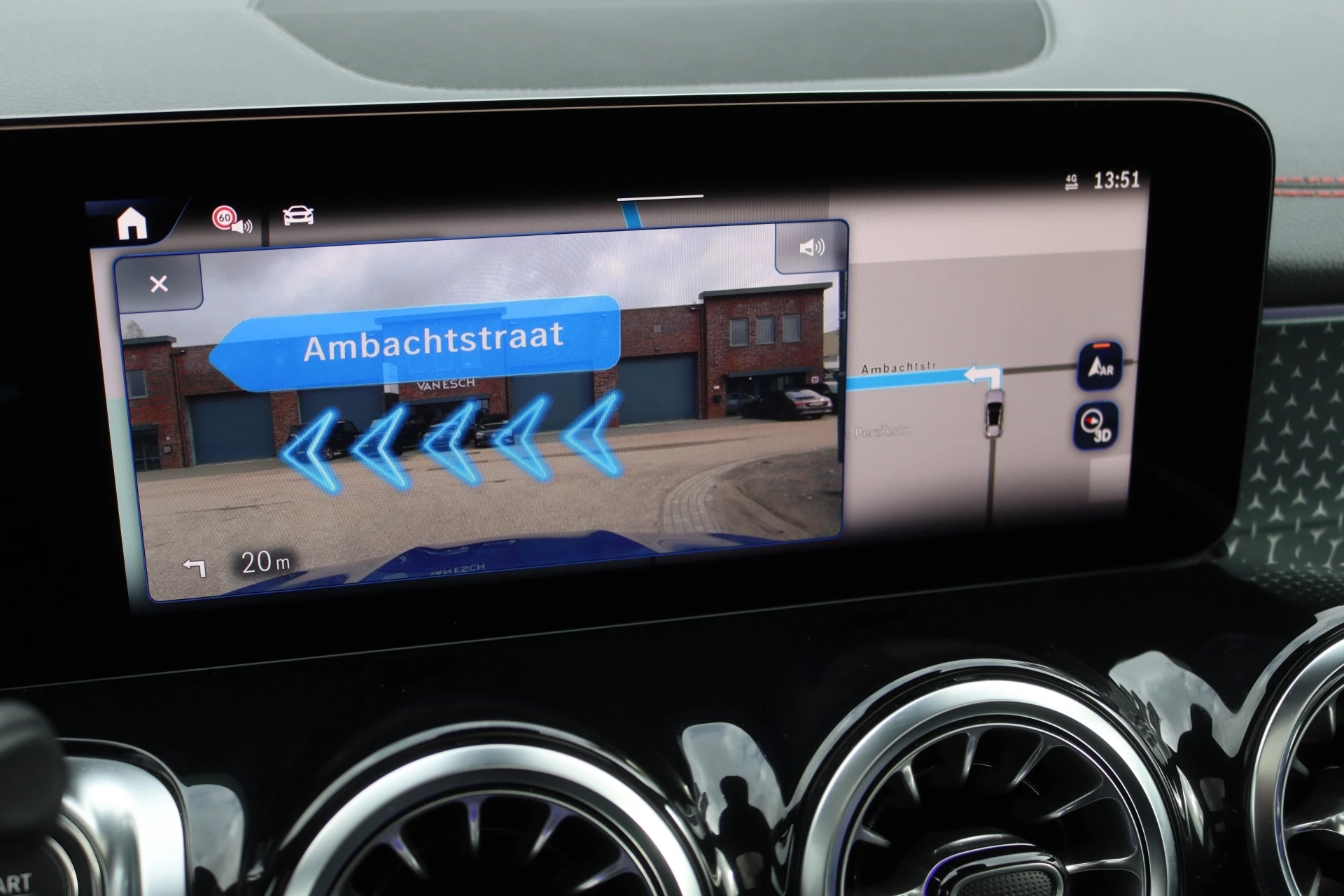 Hoofdafbeelding Mercedes-Benz EQB