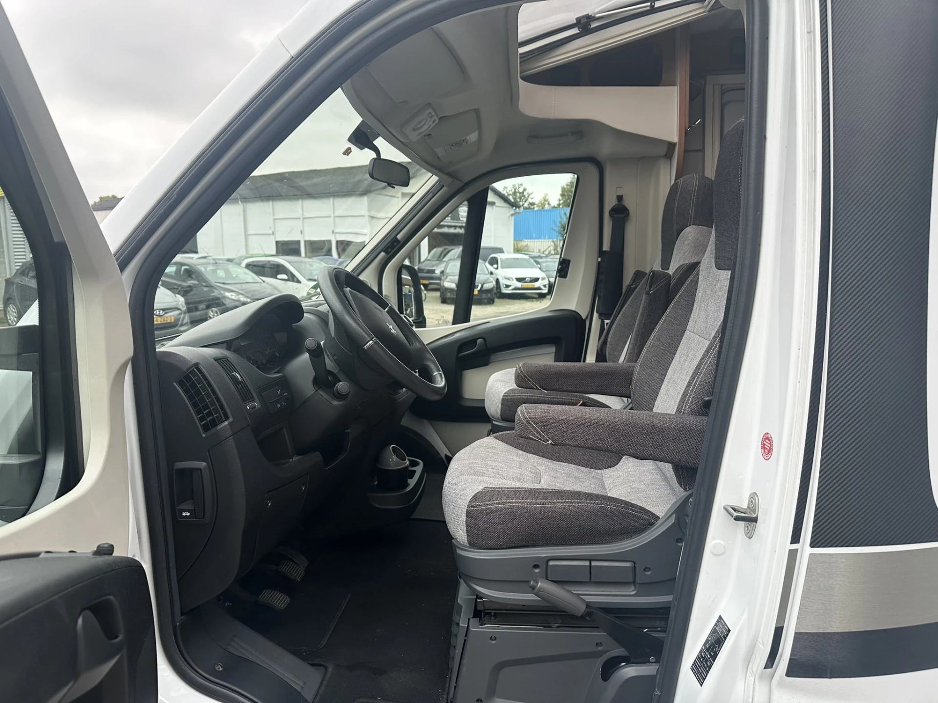 Hoofdafbeelding Knaus Peugeot