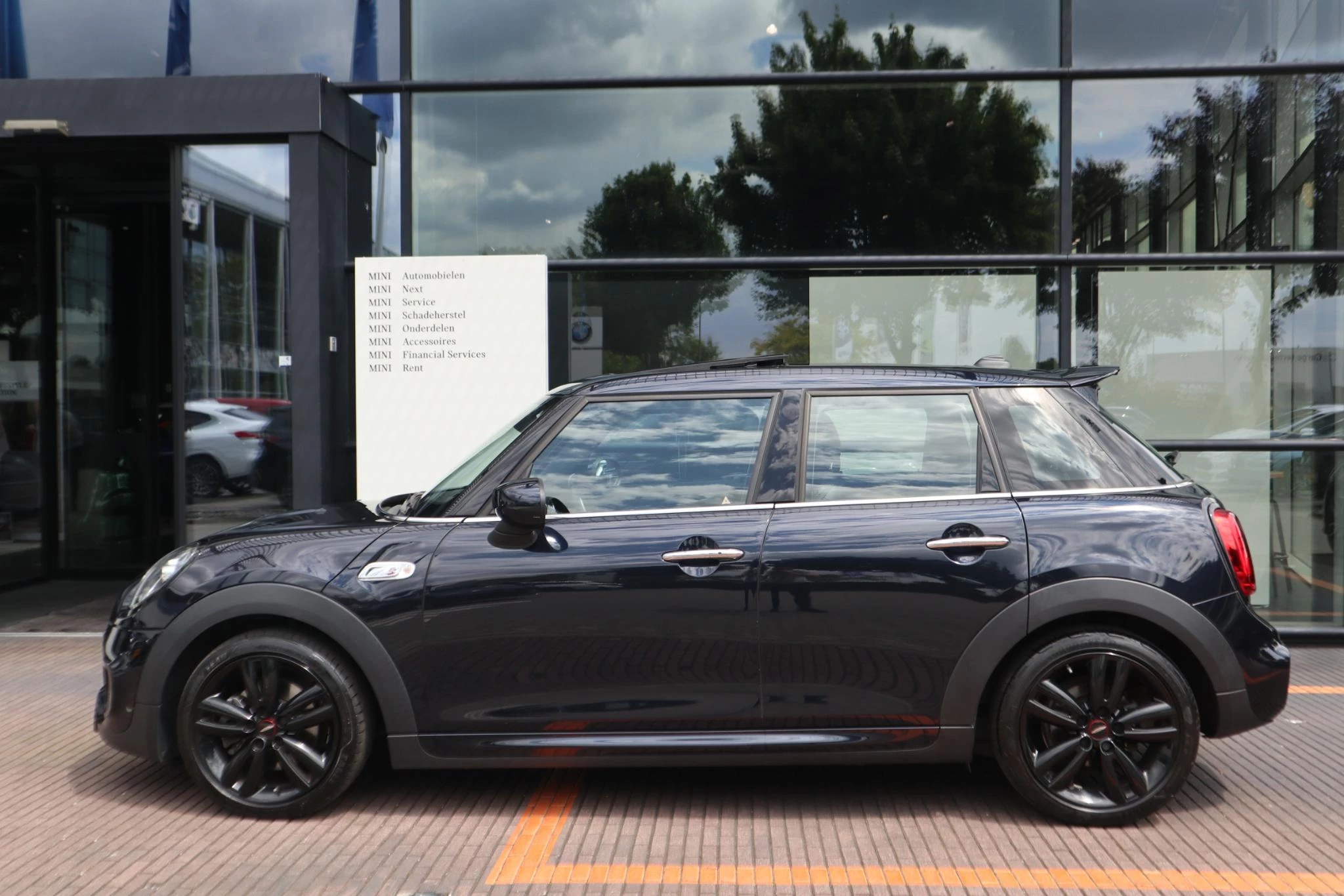 Hoofdafbeelding MINI 5-deurs