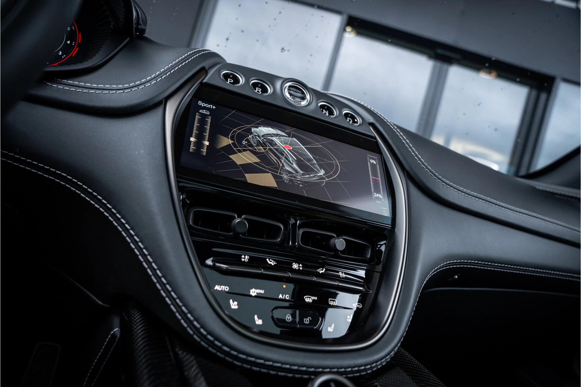 Hoofdafbeelding Aston Martin DBX