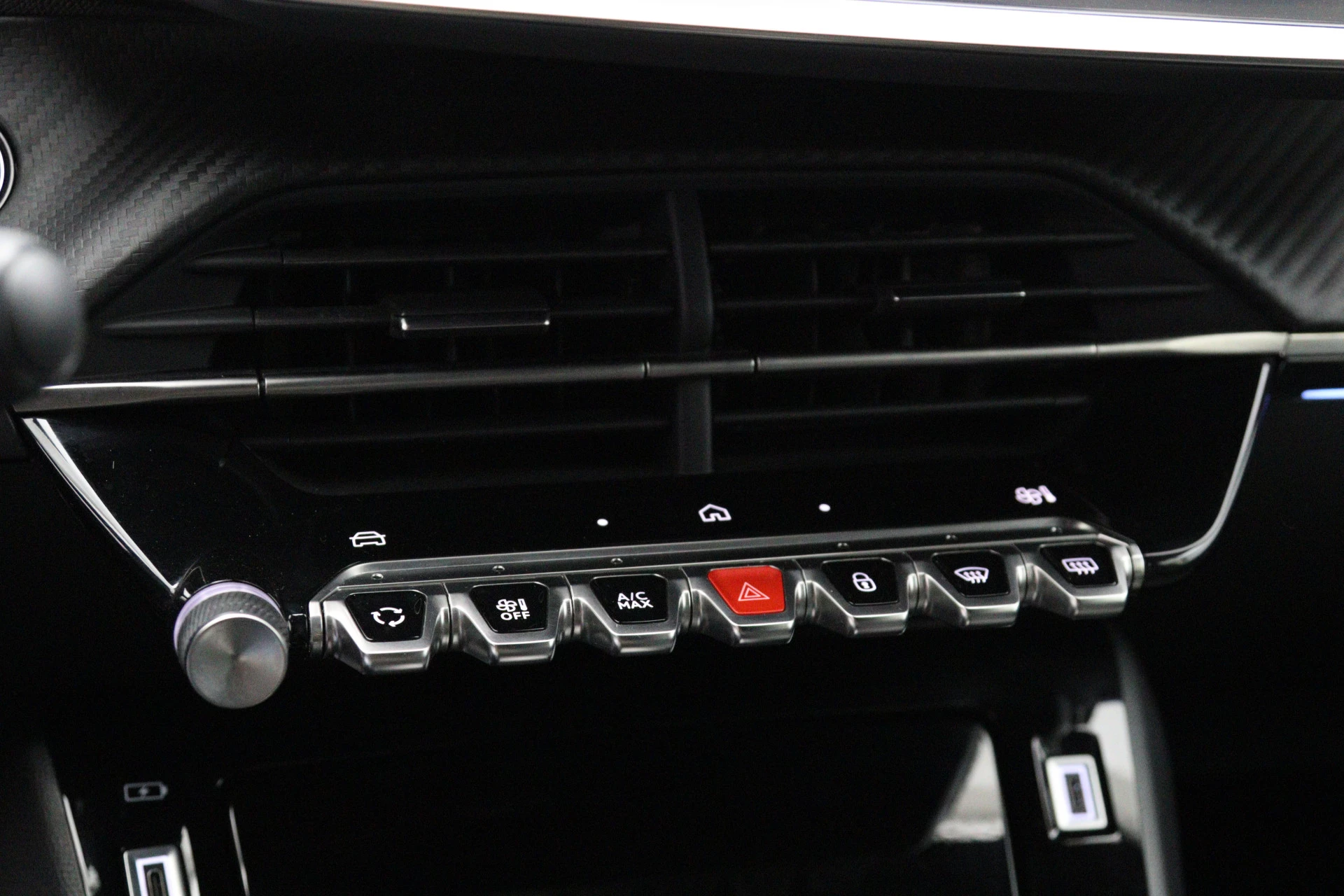 Hoofdafbeelding Peugeot e-2008