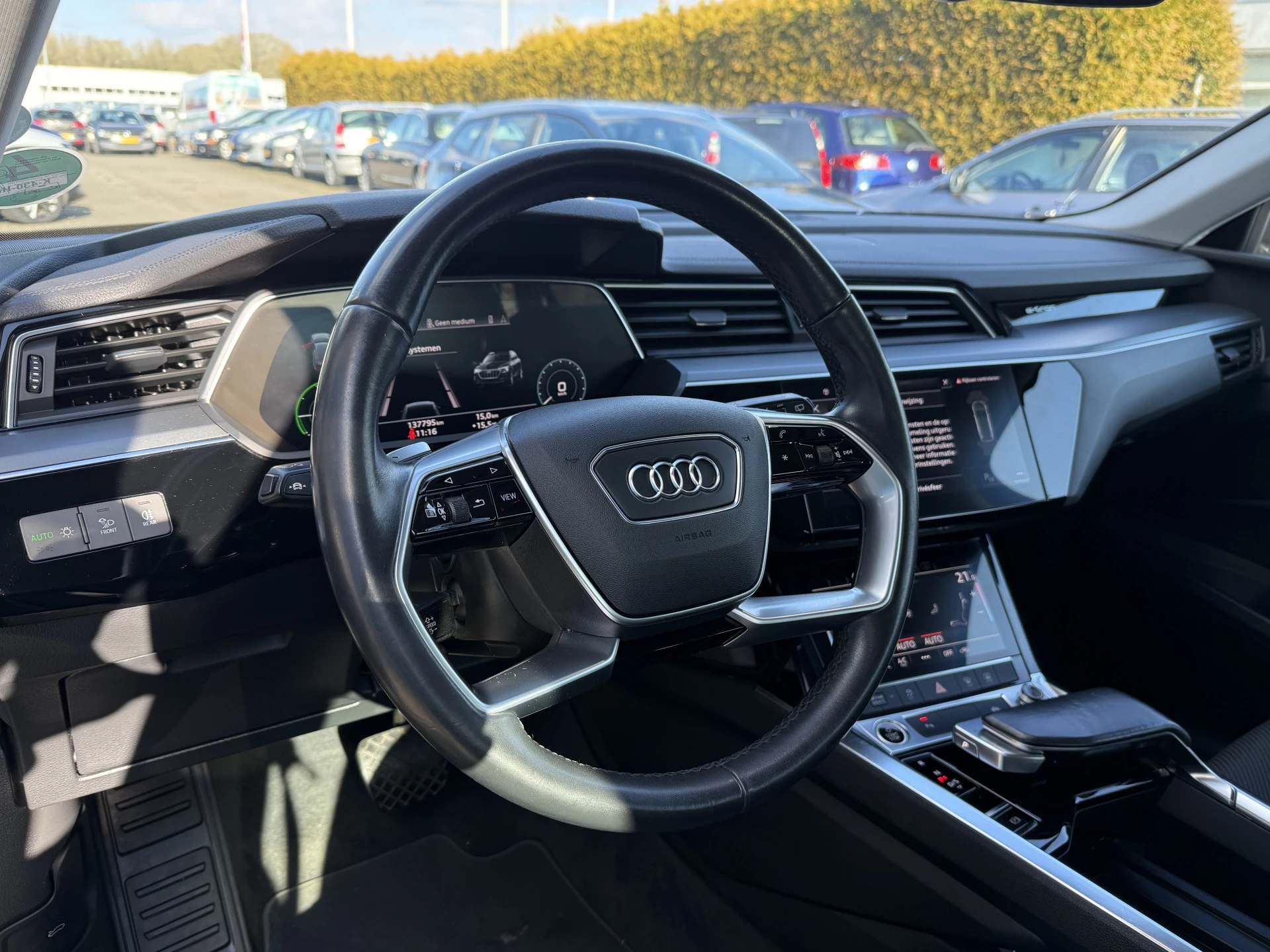 Hoofdafbeelding Audi e-tron