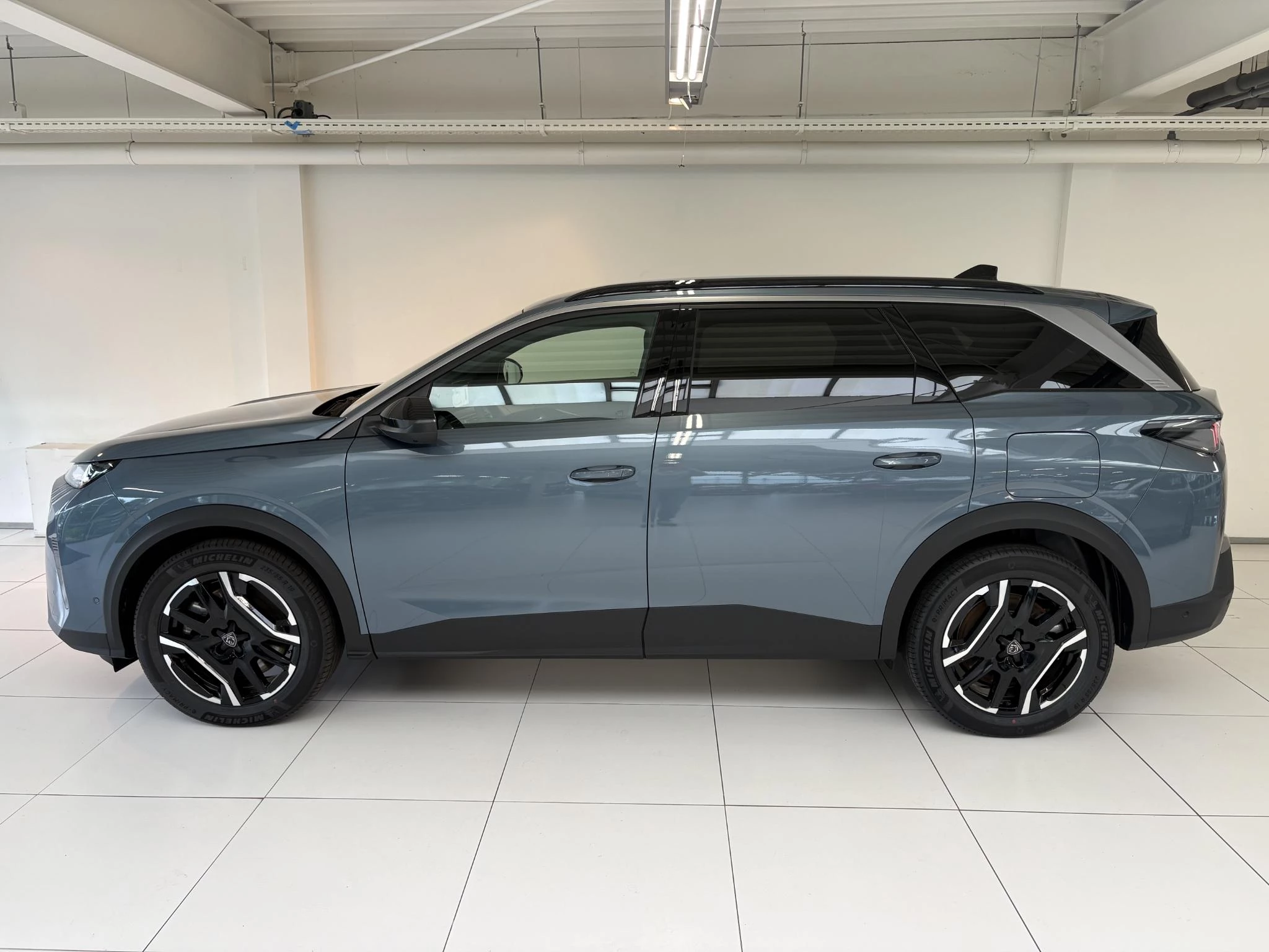 Hoofdafbeelding Peugeot e-5008
