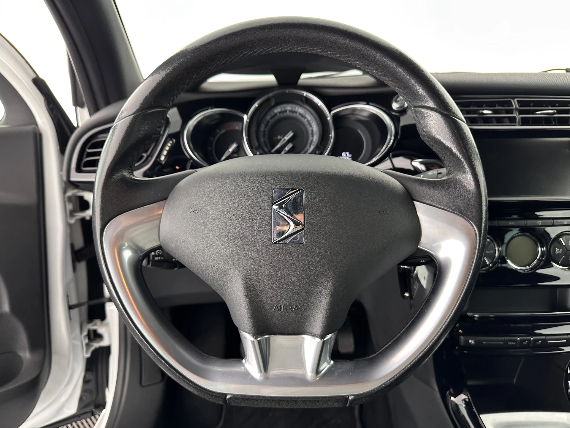 Hoofdafbeelding DS DS 3