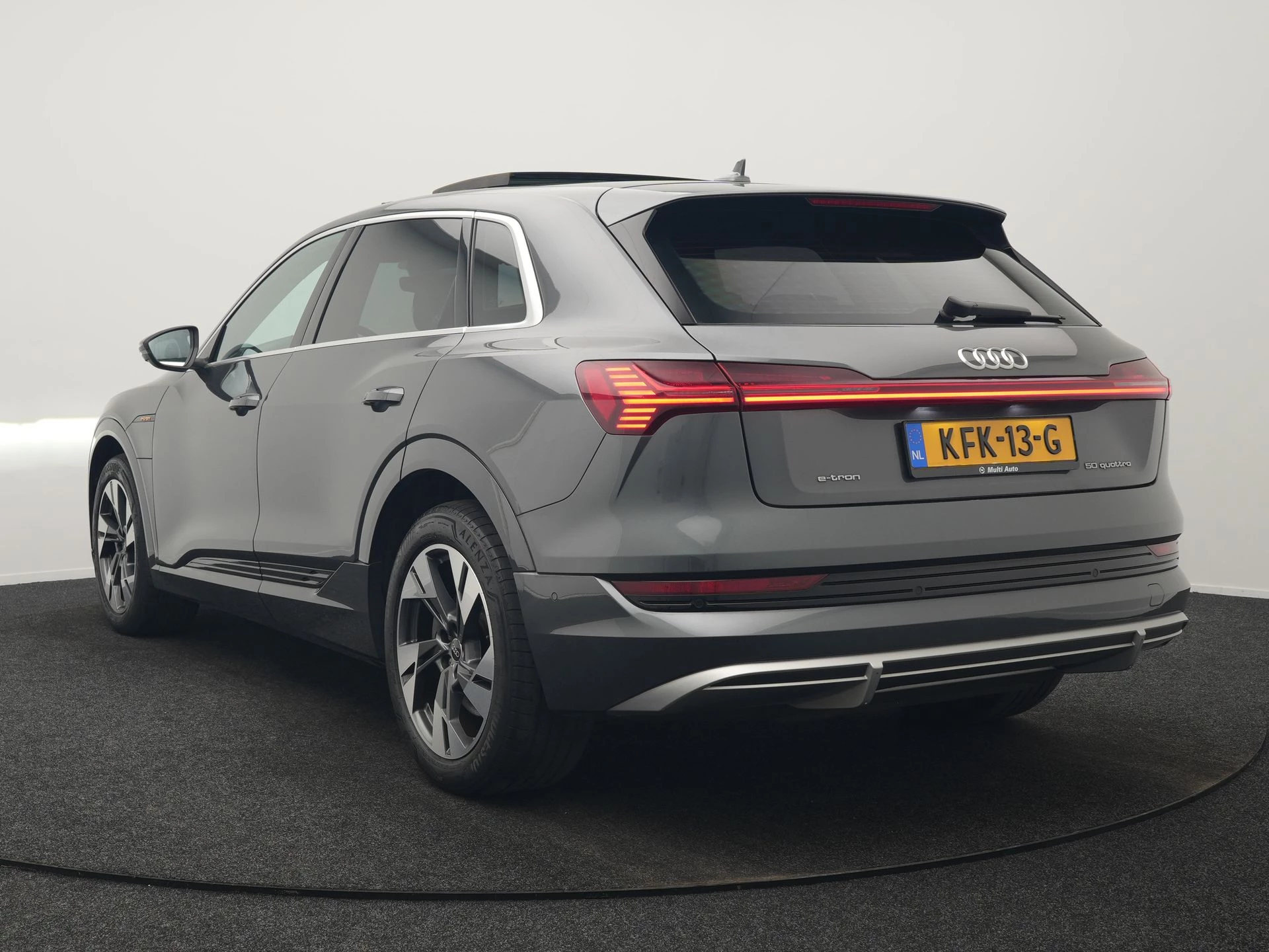 Hoofdafbeelding Audi e-tron