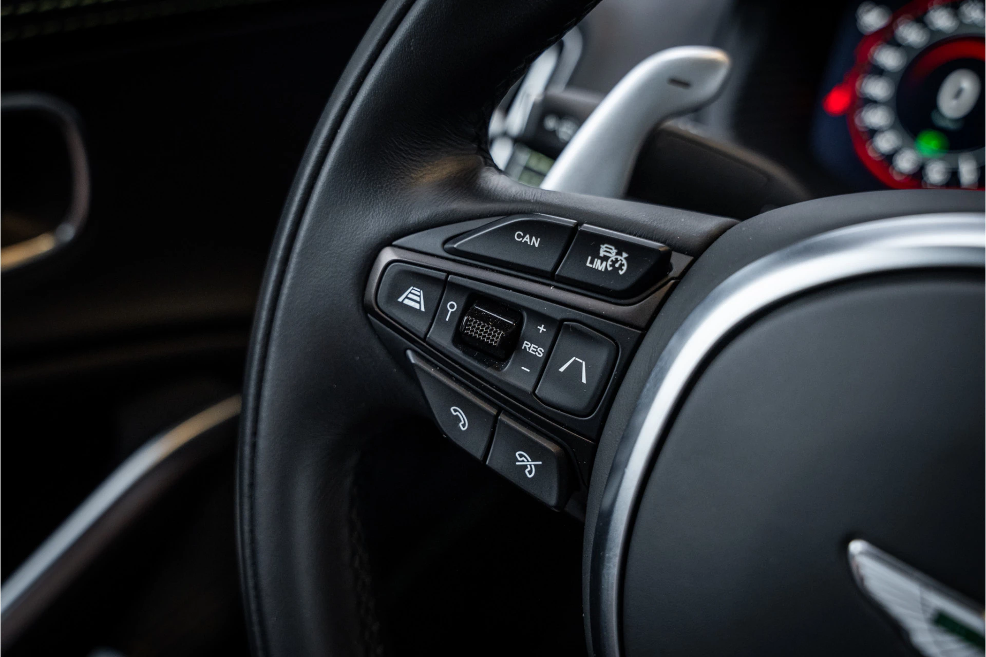 Hoofdafbeelding Aston Martin DBX