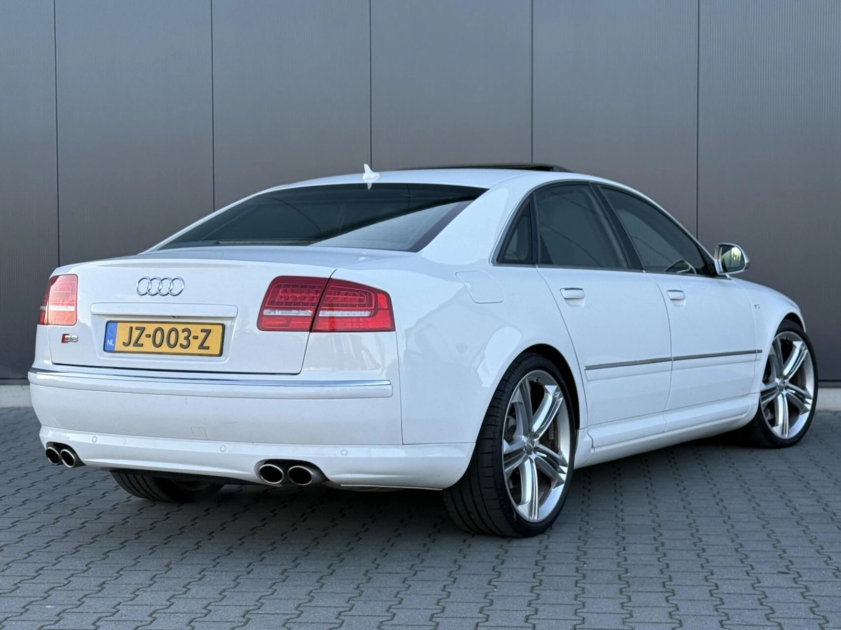 Hoofdafbeelding Audi S8