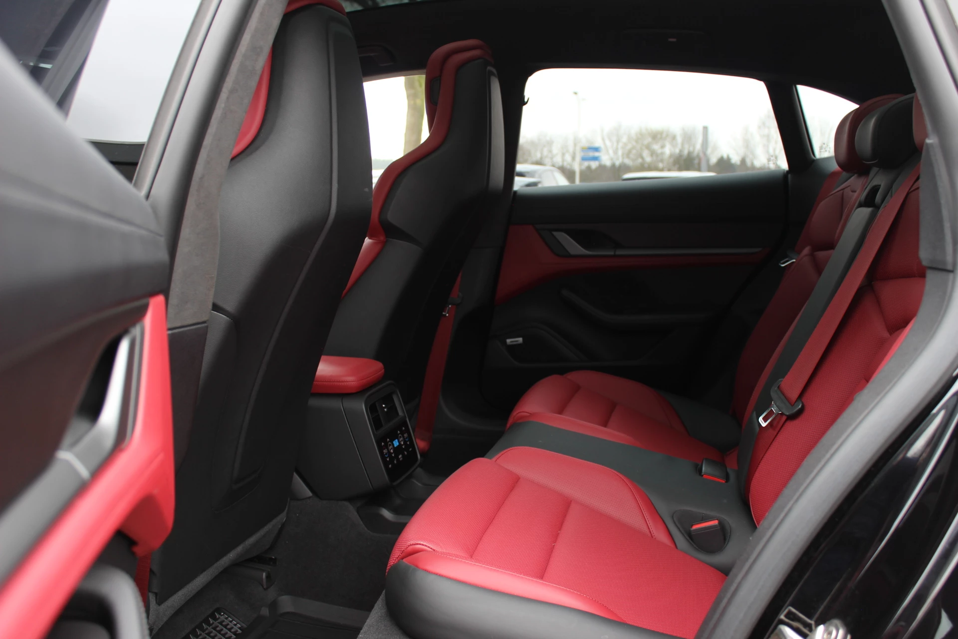 Hoofdafbeelding Porsche Taycan