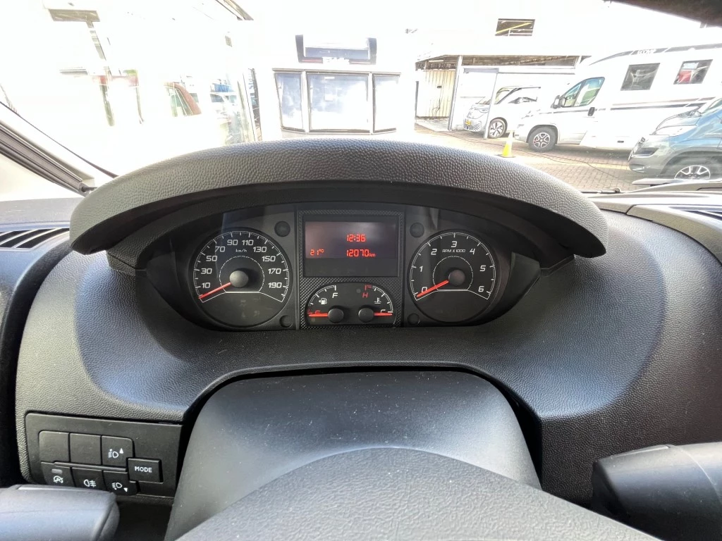 Hoofdafbeelding Sunlight V69 Adventure Ed. Queensbed Zonnepaneel