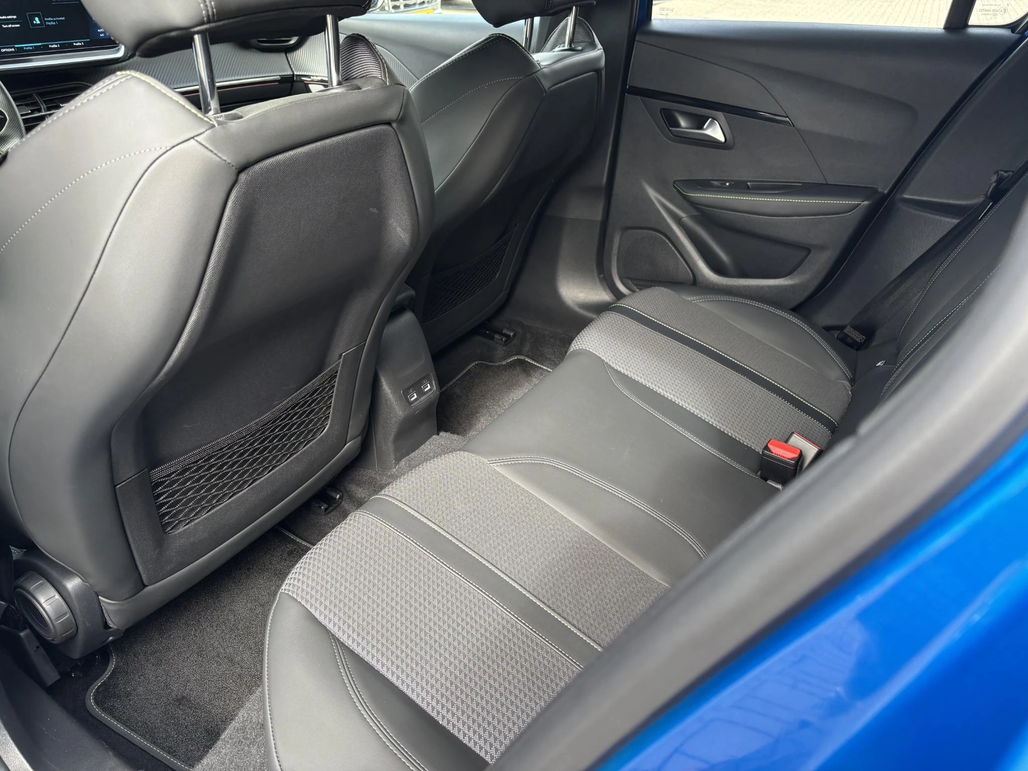 Hoofdafbeelding Peugeot e-208