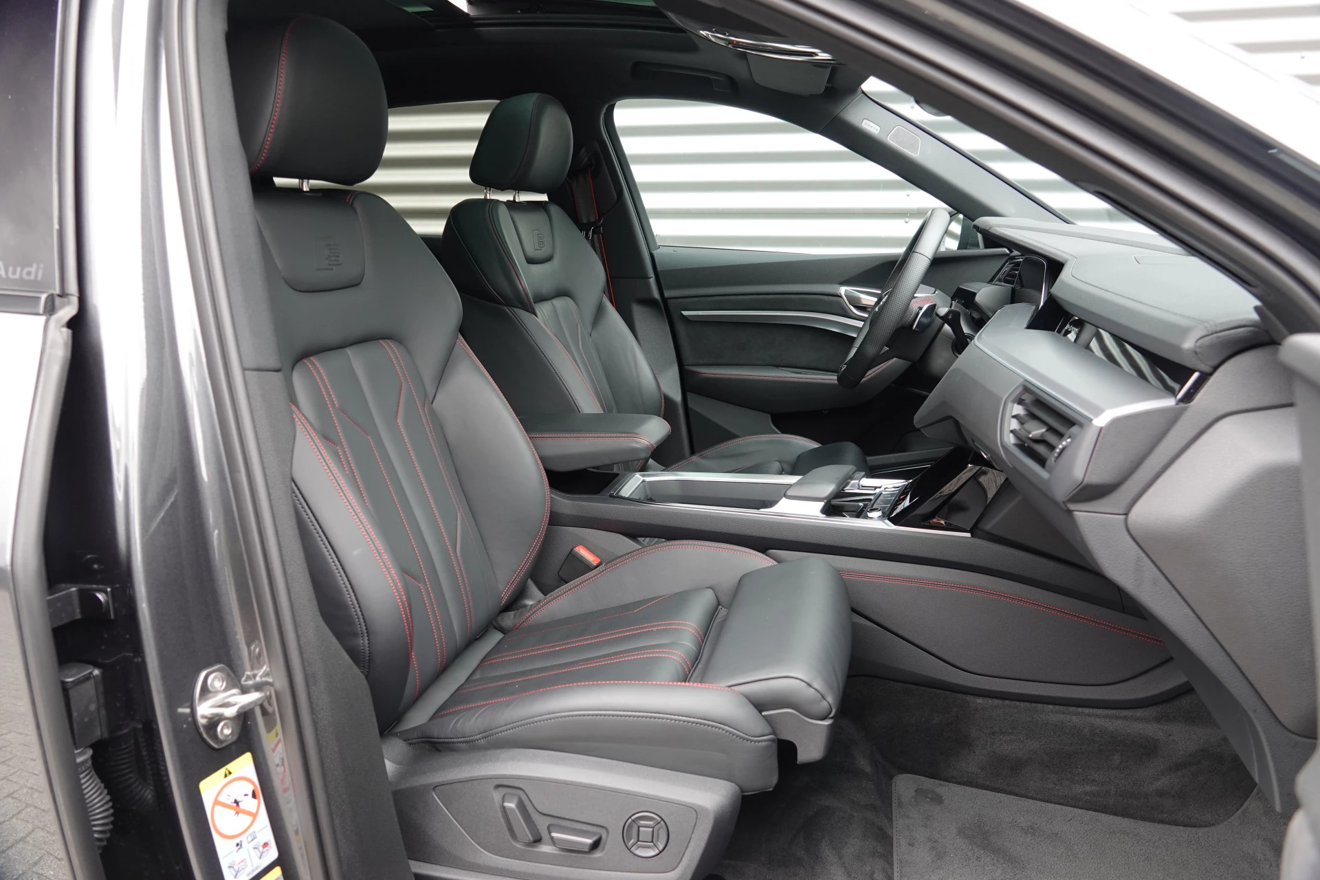 Hoofdafbeelding Audi Q8 Sportback e-tron