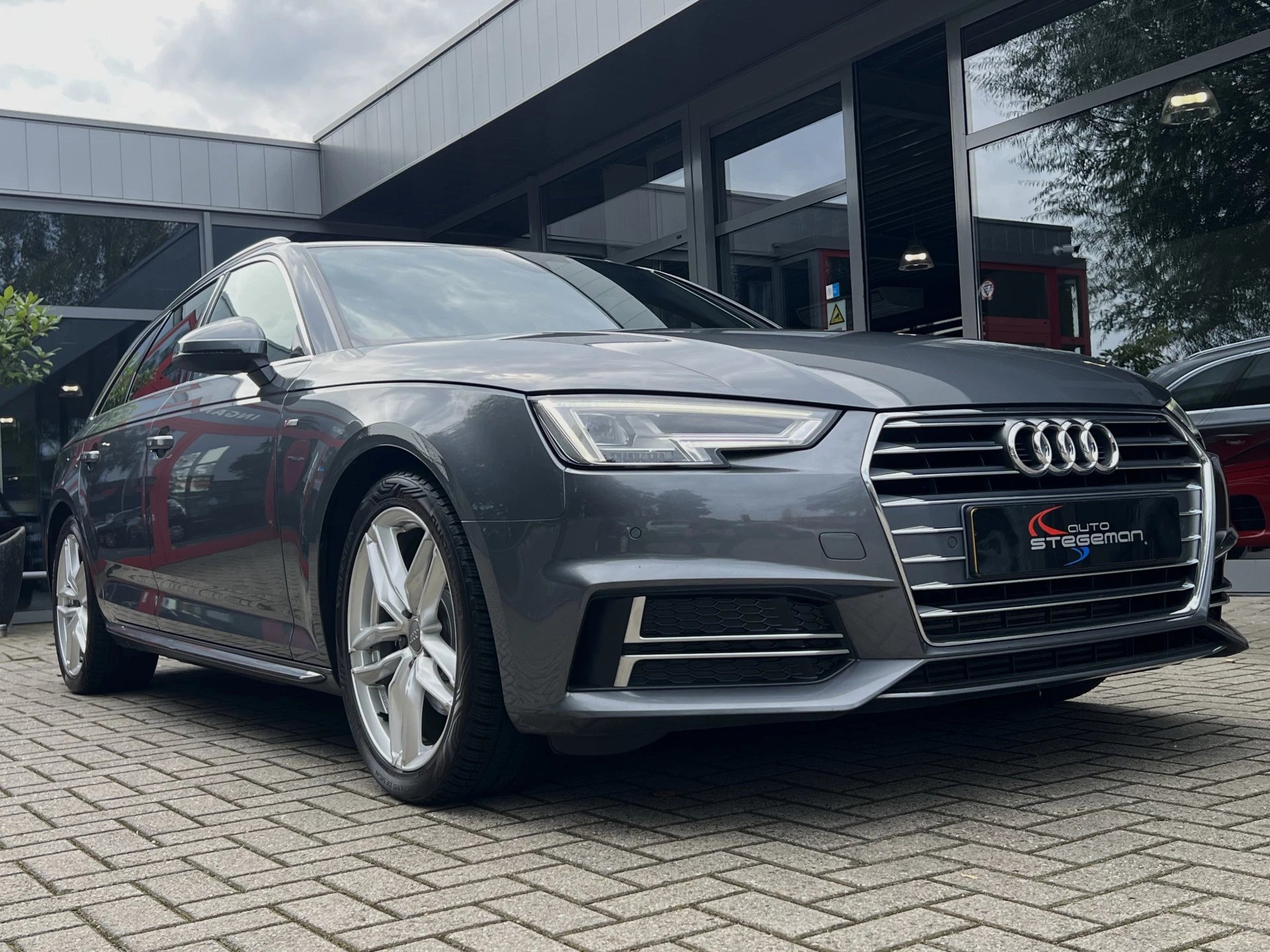 Hoofdafbeelding Audi A4