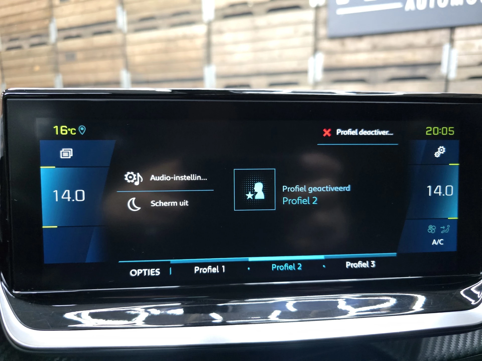 Hoofdafbeelding Peugeot e-2008