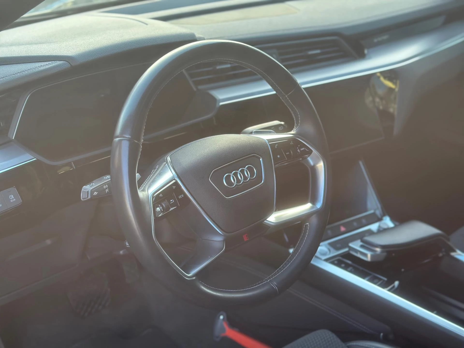 Hoofdafbeelding Audi e-tron