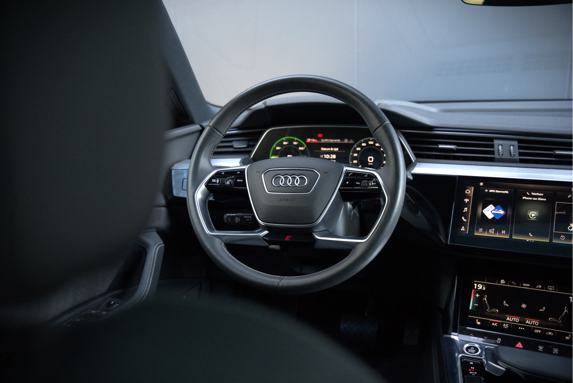 Hoofdafbeelding Audi e-tron