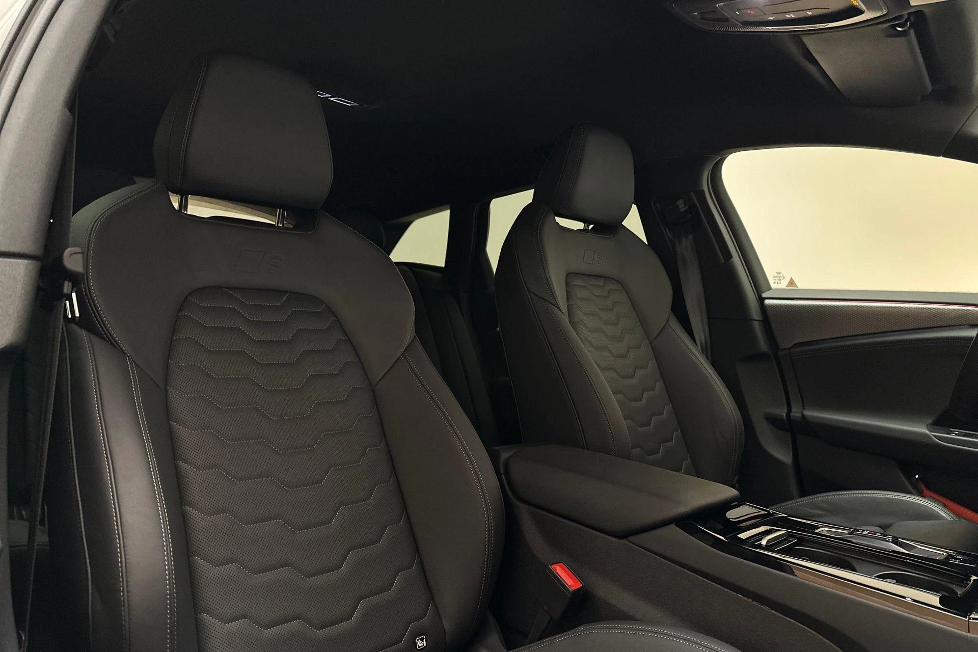 Hoofdafbeelding Audi S6 Avant e-tron