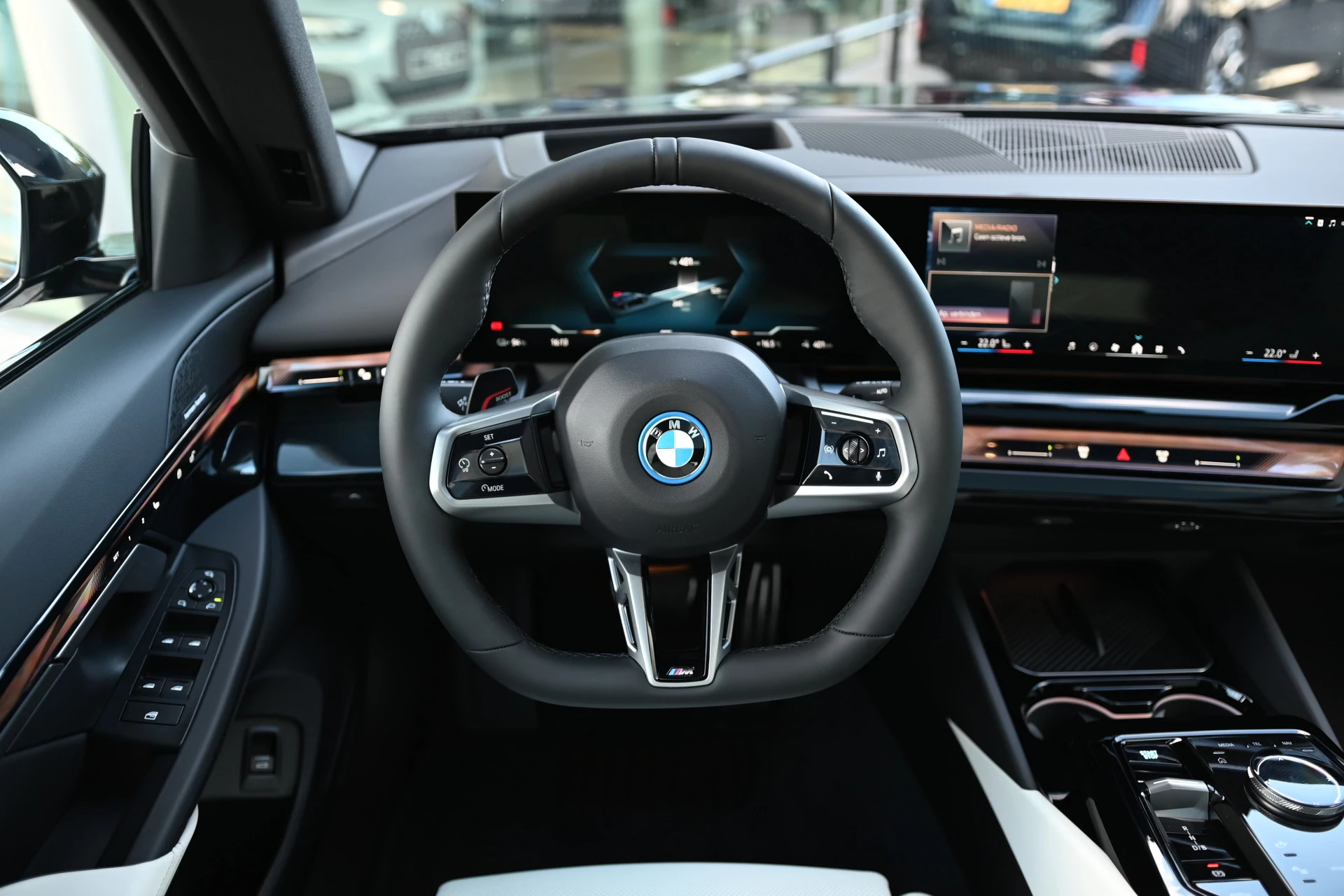 Hoofdafbeelding BMW i5