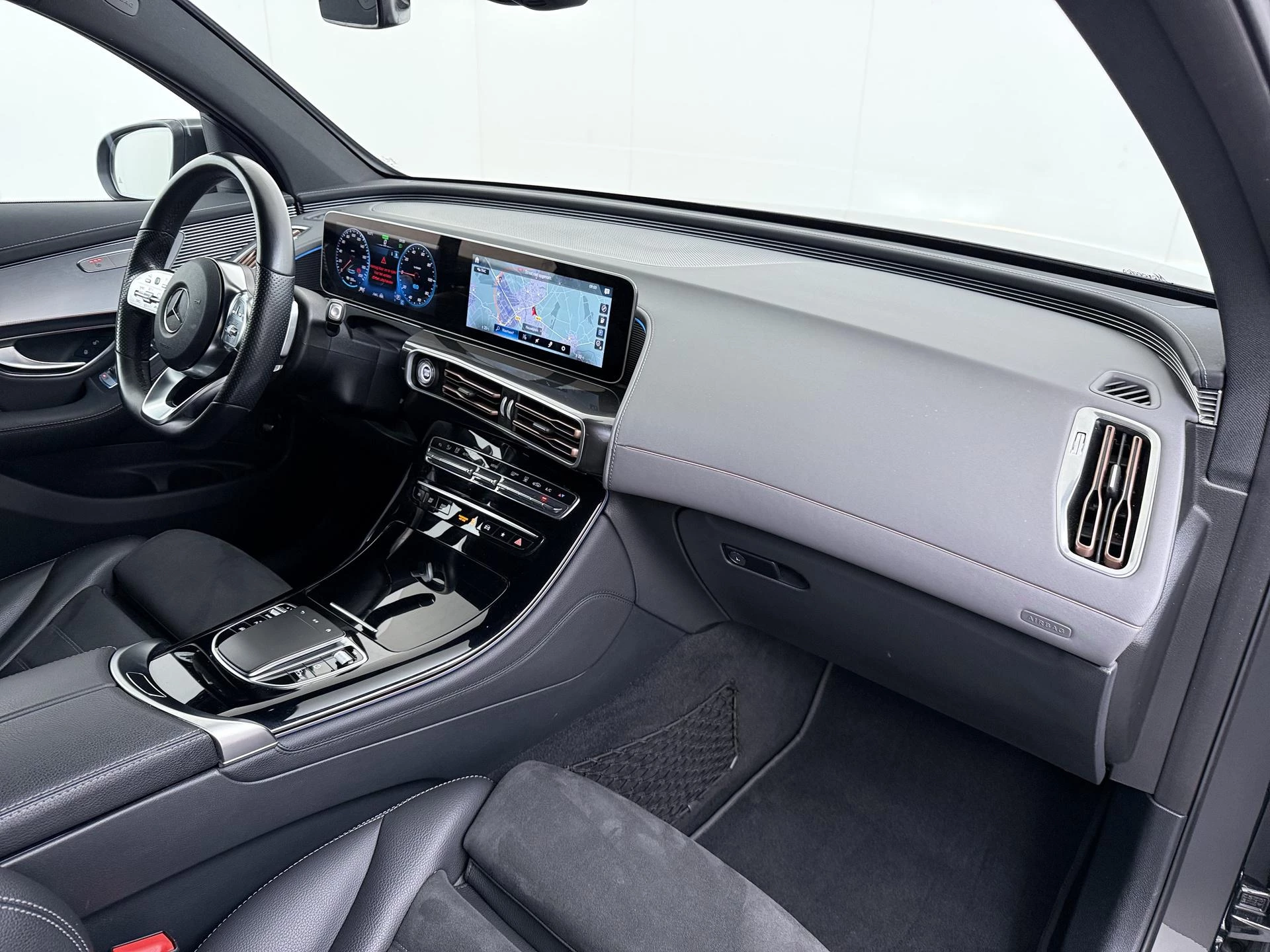 Hoofdafbeelding Mercedes-Benz EQC