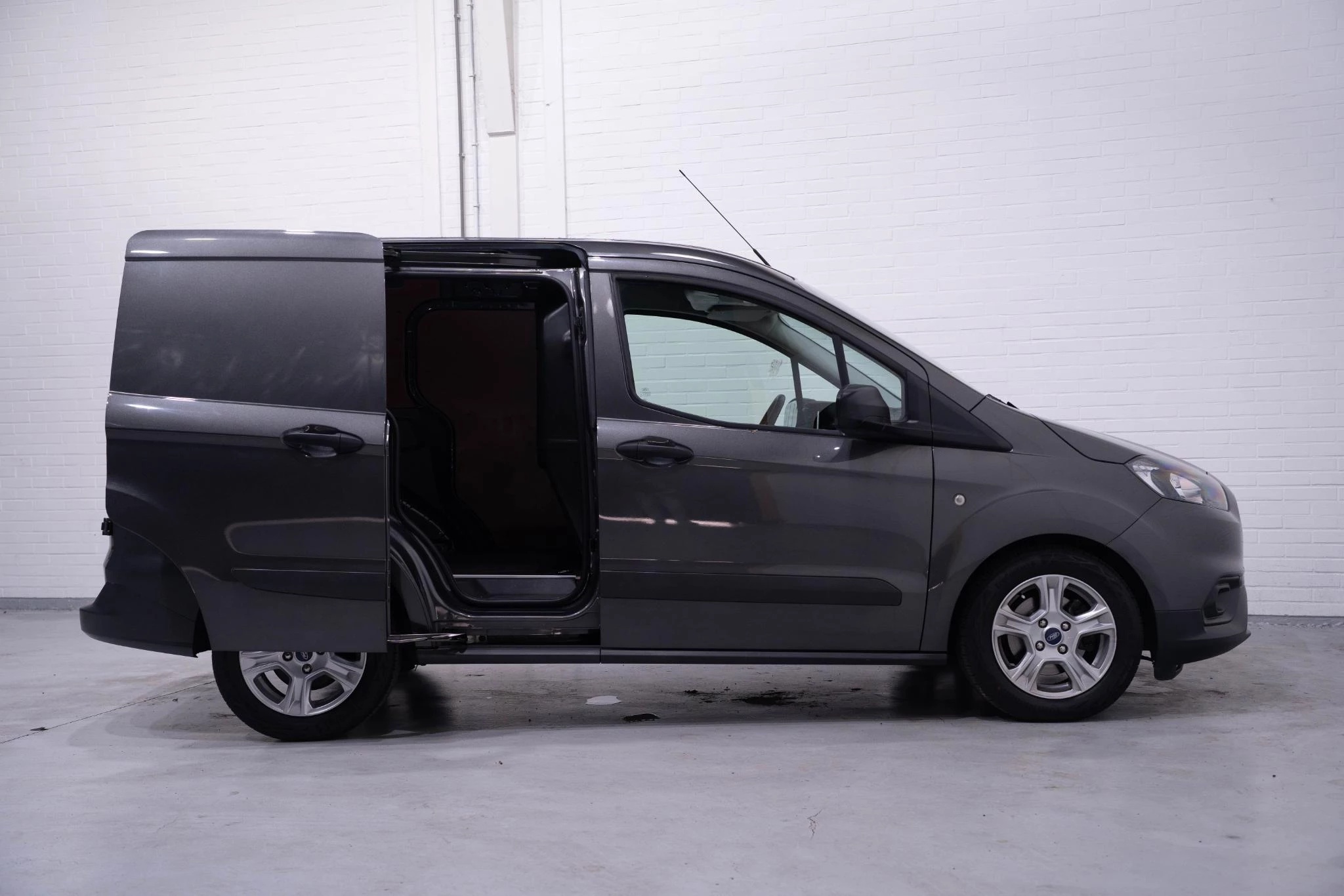 Hoofdafbeelding Ford Transit Courier