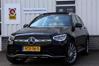 Mercedes-Benz GLC 300e 4MATIC Plug in hybride PHEV AMG*Perfect Onderh.*Pano/Burmester/Digi.Klokken/Treeplanken/LED/Apple Carplay-Android/Act.Remass./Elek. Achterklep/Parkeersens.V+A/19 inch LM*
